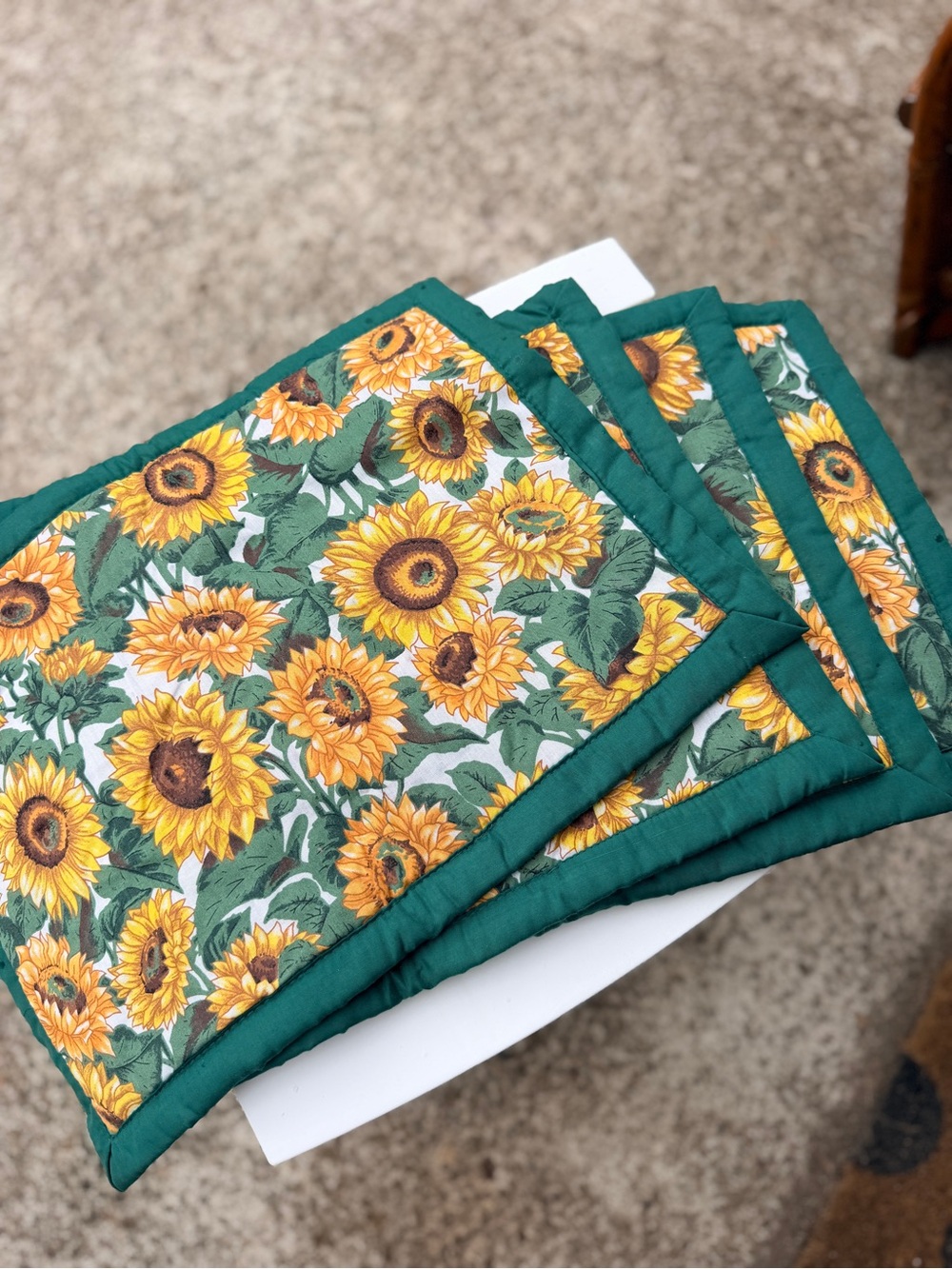 Sunflower Quilted Placemat Set of 4 with Deep Green Border